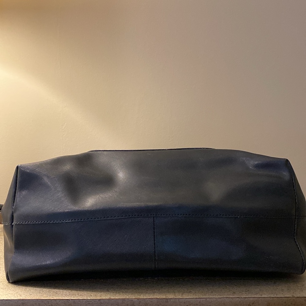 Dimoni Tote - Picture 8 of 8